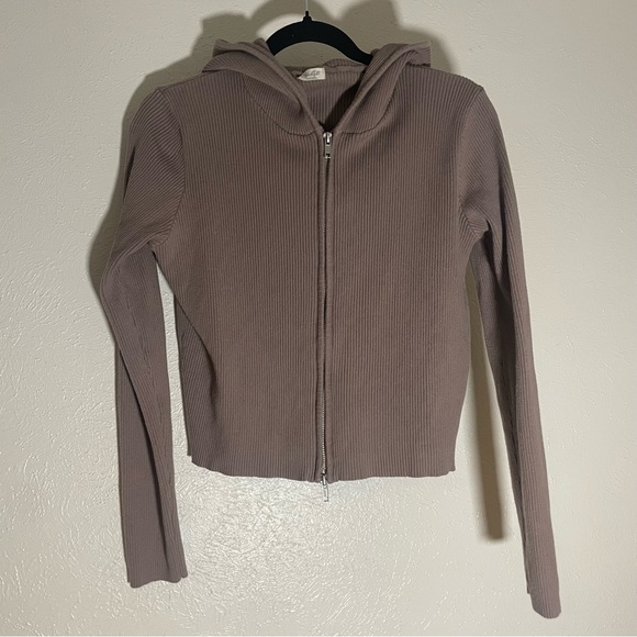 Brandy Melville Sweaters - John Galt Brandy Ribbed Crop Hoodie